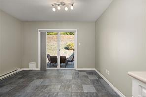 4884 Fairbrook Cres — listing photo 17 of 45