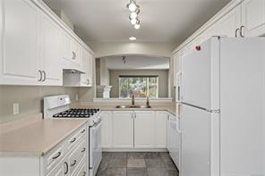 4884 Fairbrook Cres — listing photo 18 of 45