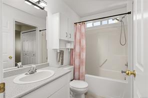 4884 Fairbrook Cres — listing photo 28 of 45