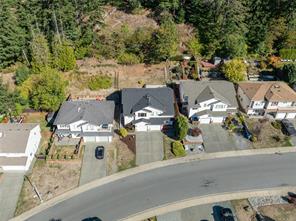 4884 Fairbrook Cres — listing photo 38 of 45