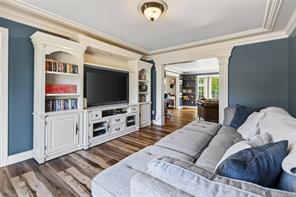 1000 Kingsley Cres — listing photo 22 of 99