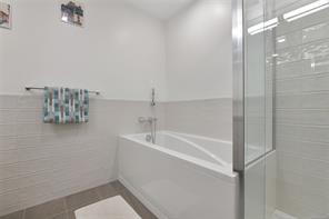 302-7162 West Saanich Rd — listing photo 24 of 43