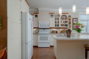 1085 Tara Cres — listing photo 25 of 60