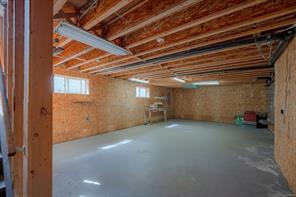 1085 Tara Cres — listing photo 37 of 60