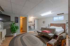 1085 Tara Cres — listing photo 40 of 60