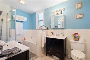 1746 Pembroke St — listing photo 21 of 38