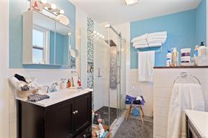 1746 Pembroke St — listing photo 22 of 38