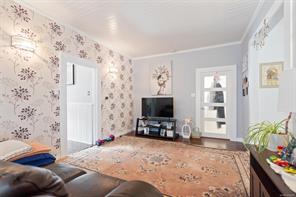 1746 Pembroke St — listing photo 24 of 38
