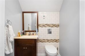 1746 Pembroke St — listing photo 28 of 38