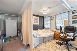 1746 Pembroke St — listing photo 32 of 38