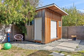 1746 Pembroke St — listing photo 37 of 38