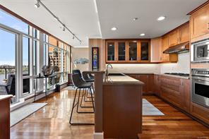 807-21 Dallas Rd — listing photo 14 of 47
