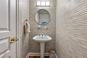 807-21 Dallas Rd — listing photo 35 of 47