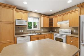 1863 White Blossom Way — listing photo 17 of 39