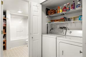 1-687 Castle Crag Cres — listing photo 19 of 32