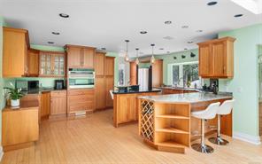 2881 Phyllis St — listing photo 14 of 85