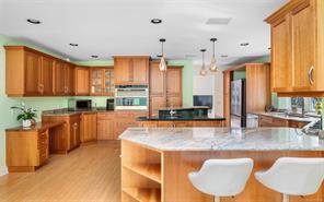 2881 Phyllis St — listing photo 15 of 85