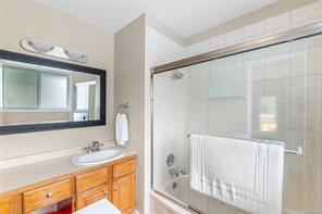 2881 Phyllis St — listing photo 32 of 85