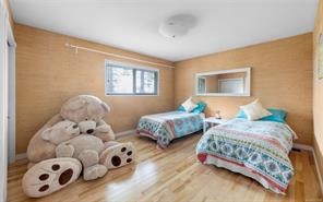 2881 Phyllis St — listing photo 37 of 85