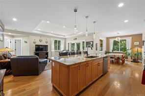 418 Winter Dr — listing photo 19 of 90