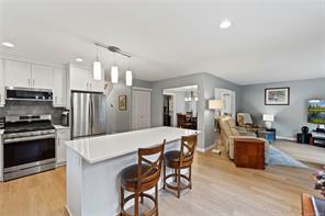4938 Hartwig Cres — listing photo 14 of 41