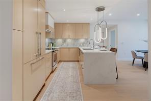 201 5229 Cordova Bay Rd, Saanich