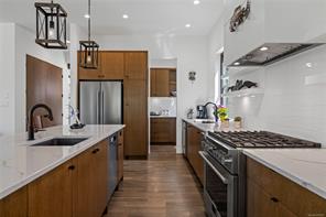 1175 Evergreen Way — listing photo 17 of 77