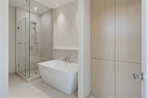PH 402-5229 Cordova Bay Rd — listing photo 31 of 38