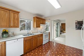 1 Sylvan Cres — listing photo 18 of 54