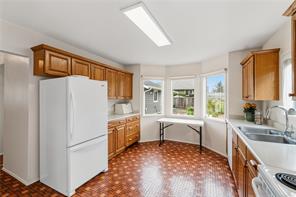 1 Sylvan Cres — listing photo 22 of 54
