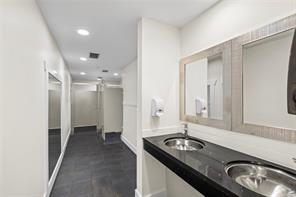 25 Cavan St — listing photo 17 of 40