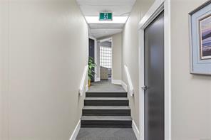 25 Cavan St — listing photo 18 of 40