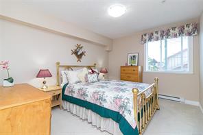 304-4536 Viewmont Ave — listing photo 17 of 42