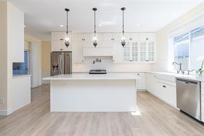 7968 Polo Park Cres — listing photo 17 of 40