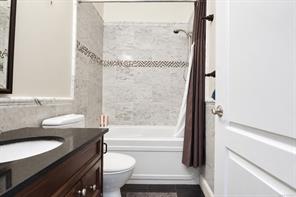 209-1602 Quadra St — listing photo 14 of 15