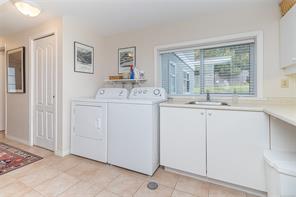 3884 Finnerty Rd — listing photo 28 of 35