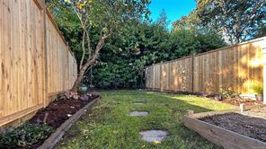 4-869 Swan St — listing photo 29 of 51
