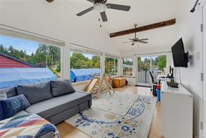 560 Ridley Dr — listing photo 19 of 47