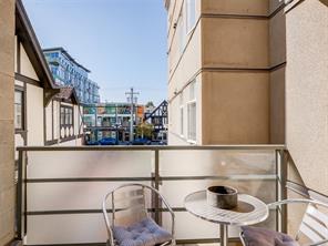 203-1022 Fort St — listing photo 22 of 26