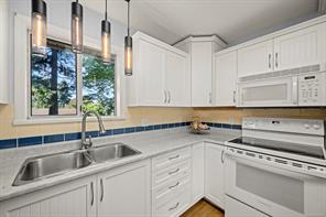 B-4657 Valecourt Cres — listing photo 31 of 36