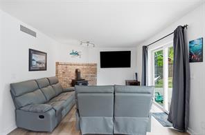 2151 11th Ave — listing photo 14 of 42