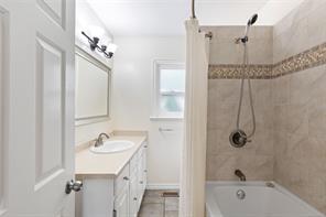 1055 Clarke Rd — listing photo 18 of 43