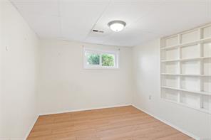 1055 Clarke Rd — listing photo 23 of 43