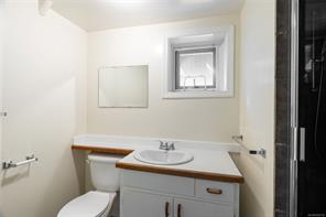 1055 Clarke Rd — listing photo 26 of 43