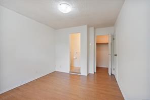 4-1184 Clarke Rd — listing photo 18 of 37