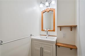 4-1184 Clarke Rd — listing photo 19 of 37