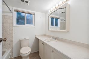 4-1184 Clarke Rd — listing photo 25 of 37