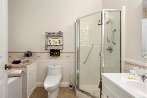 2561 Hebrides Cres — listing photo 24 of 35