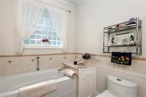 2561 Hebrides Cres — listing photo 25 of 35