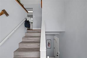 384 McKillop Dr — listing photo 22 of 44
